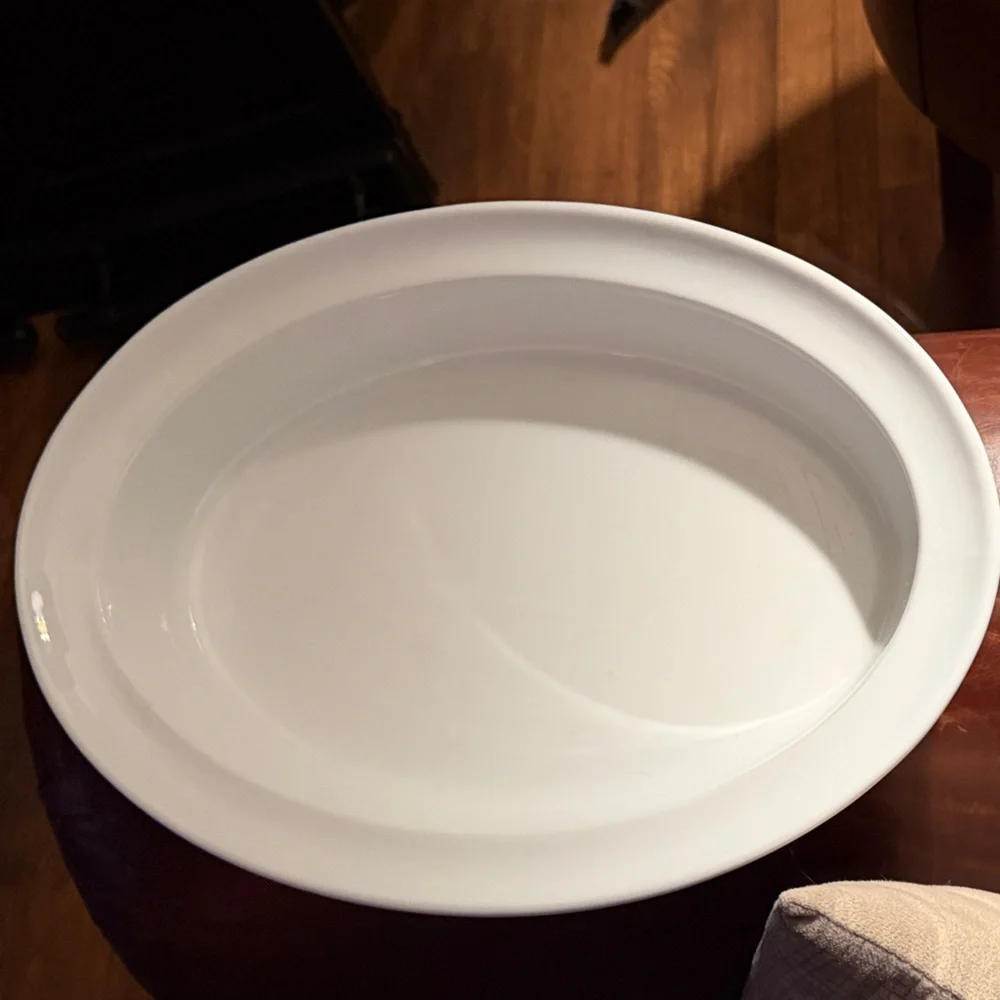 Crate&Barrel Classic White Oval Baking Dish